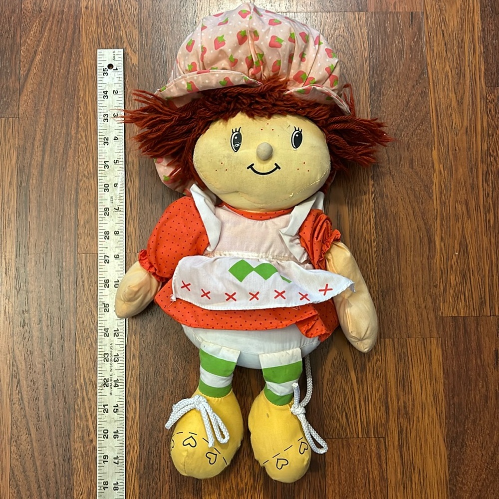 Vintage Strawberry Shortcake 2002 Plush Doll Preowned Collectible Toy